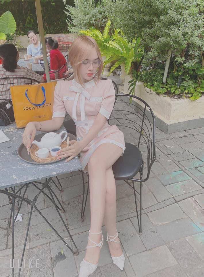 Người mẫu đến thử đồ lót đã gặp phải quy tắc bất thành văn "Ah ah ~ con cặc to... Ồ ồ ừm... Đụ em đi! Cậu to quá..."