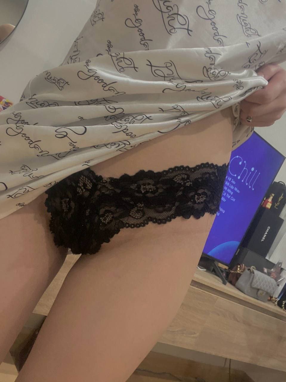 "Ze Ze Feng Shang" Con mèo của em quá chặt, em cần được âu yếm~